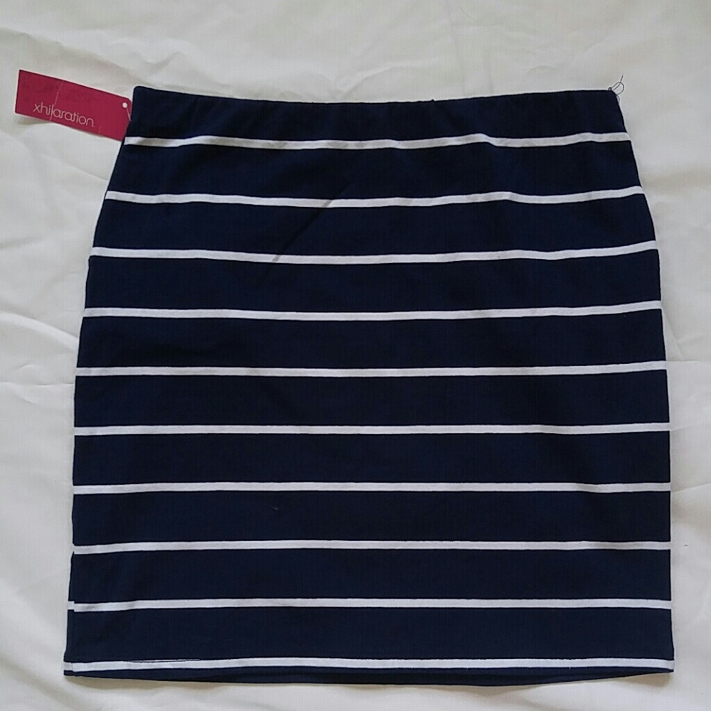 Skirt - Picture 3 of 4