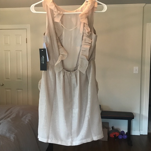 Gold dress - Picture 2 of 2