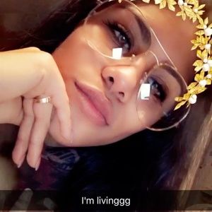 Meet your Posher, Gladys