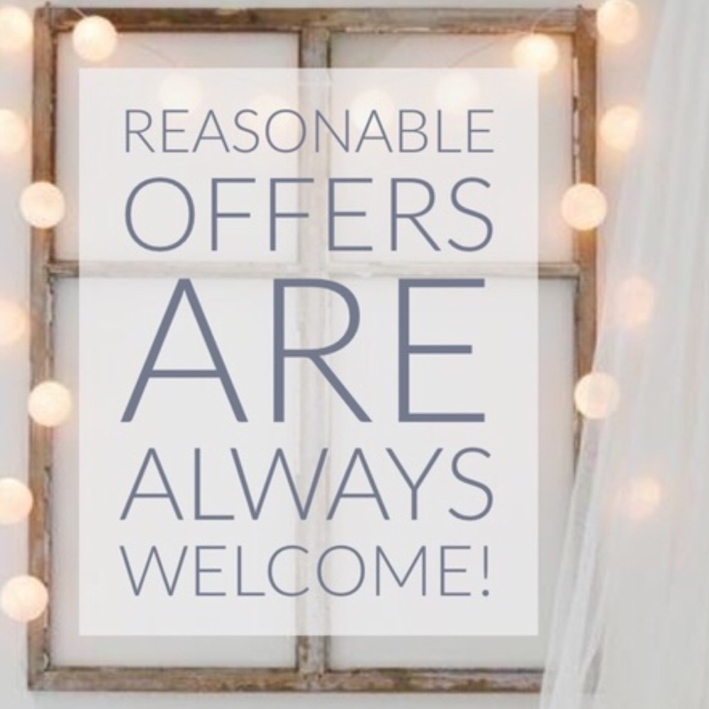 😊 All reasonable offers considered!! 😊