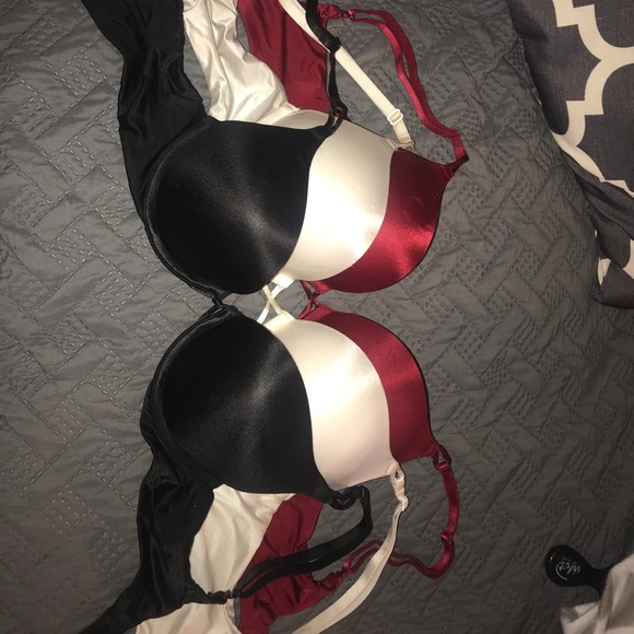 VICTORIA SECRET BOMBSHELL BRAS - Picture 1 of 3
