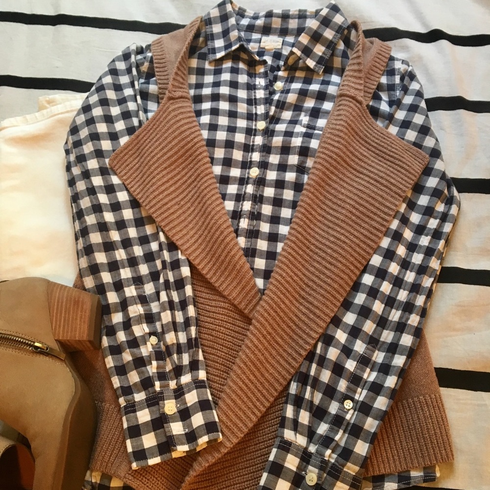 GAP sleeveless open vest