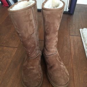 Authentic Tall Tan UGG Boots in Size 8