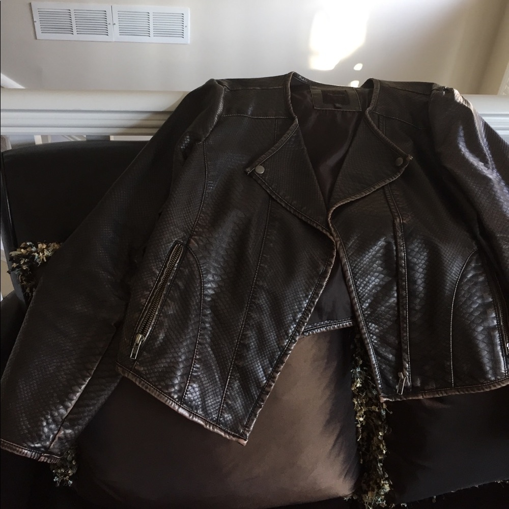 Leather - Picture 2 of 4