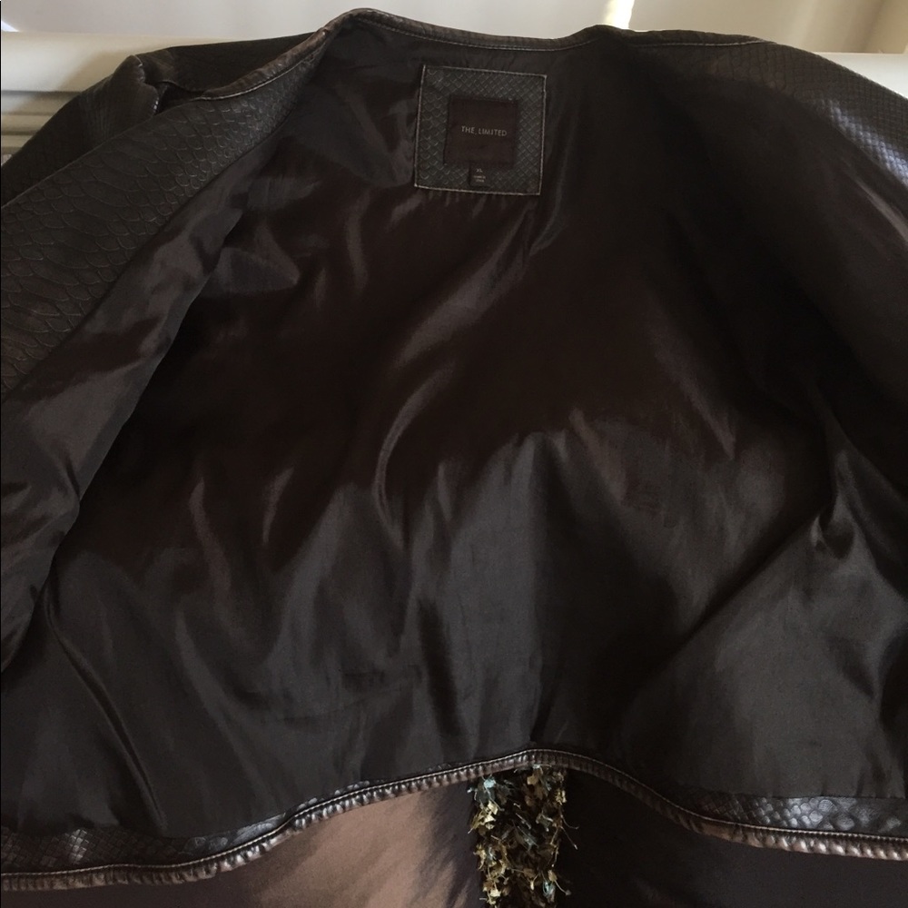 Leather - Picture 3 of 4