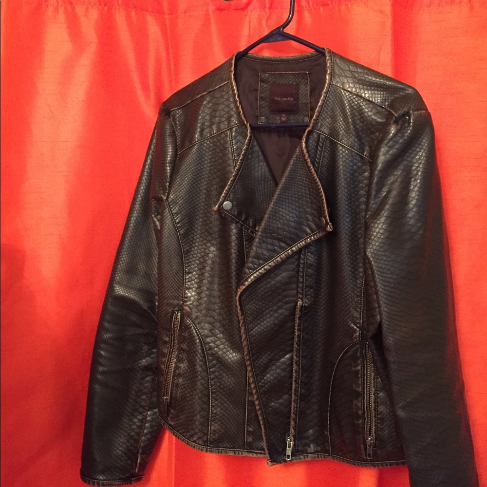 Leather - Picture 4 of 4