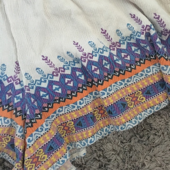 Cute tribal print shorts - Picture 3 of 4