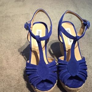Steve Madden Mammbow royal blue platform sandals