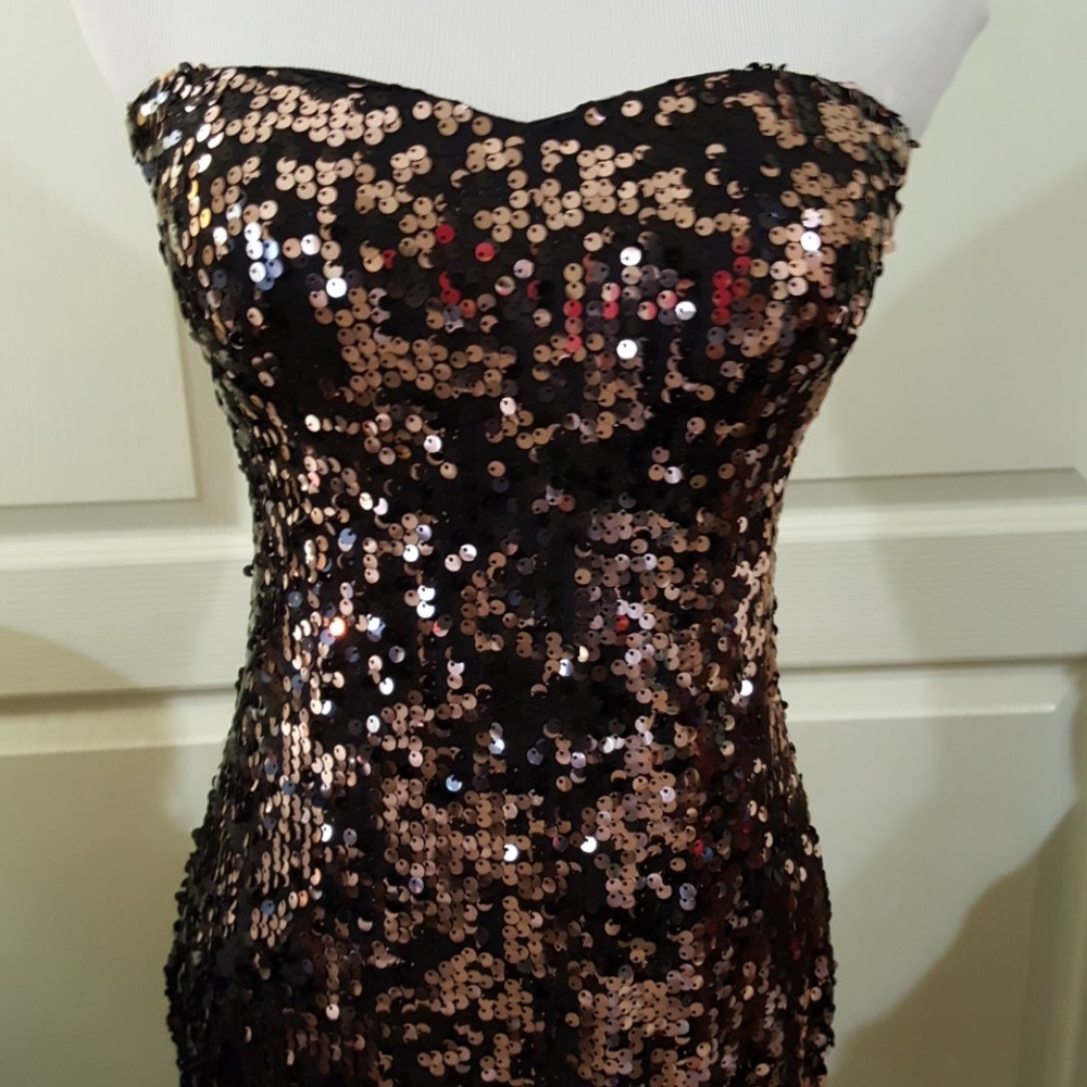 AUW Rose Gold & Black Sequin Strapless Dress. Med. - Picture 2 of 8