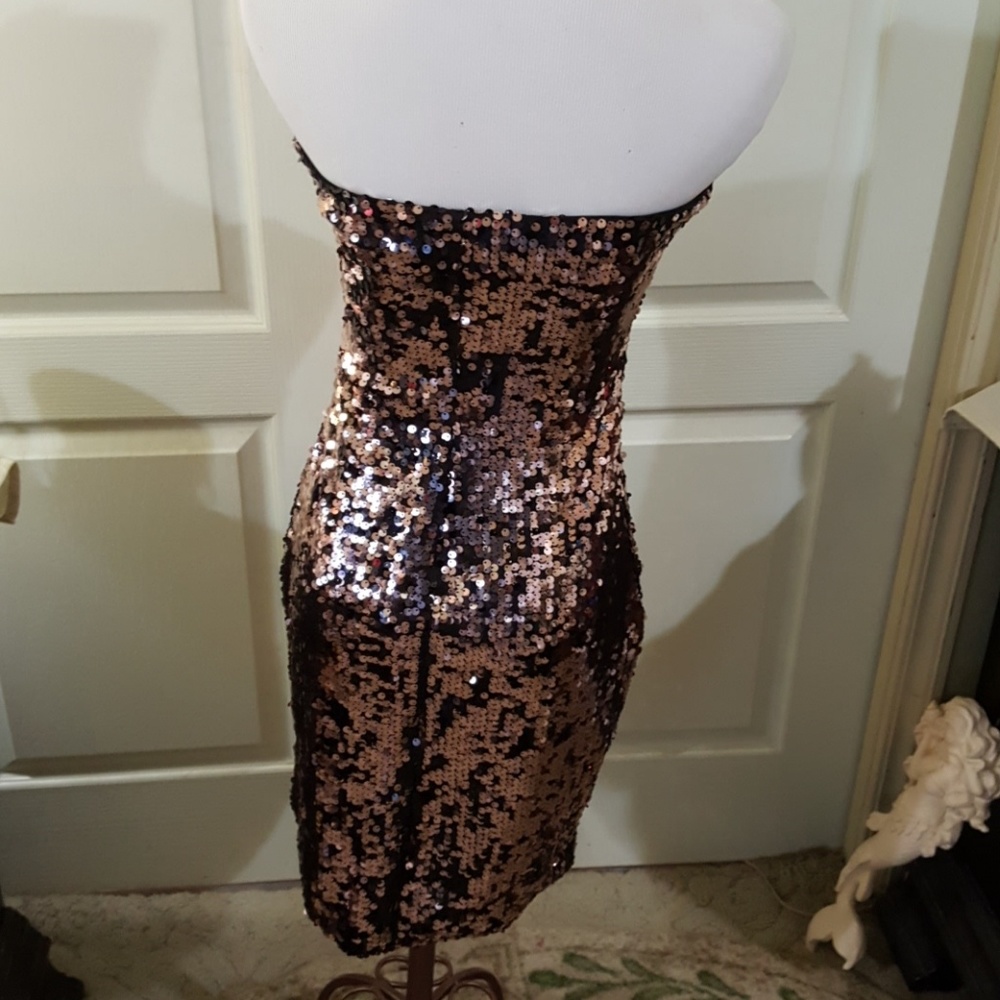 AUW Rose Gold & Black Sequin Strapless Dress. Med. - Picture 4 of 8