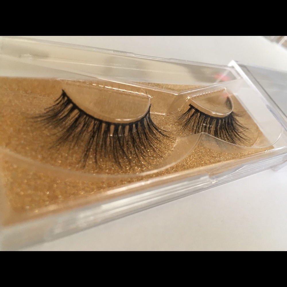 Glow Lashes Luxury 3D Faux Lashes *Drama* - Picture 2 of 6