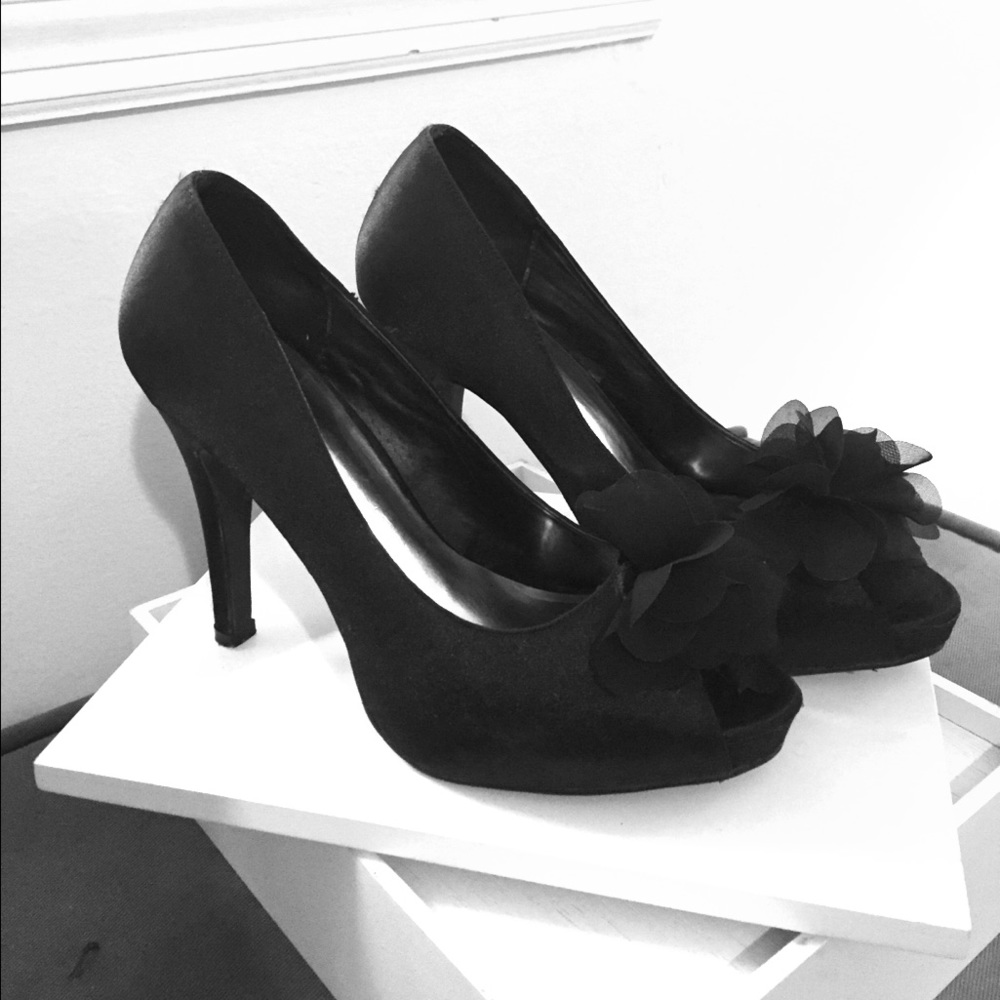 Black peep toe High heel stilettos 👠