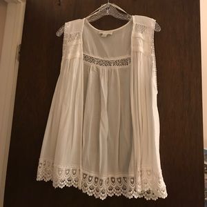 NWOT Cream Lace Open Sleeveless Shirt