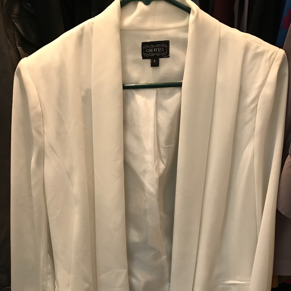 Size large white blazer