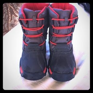 Like new OshKosh boys snow boots