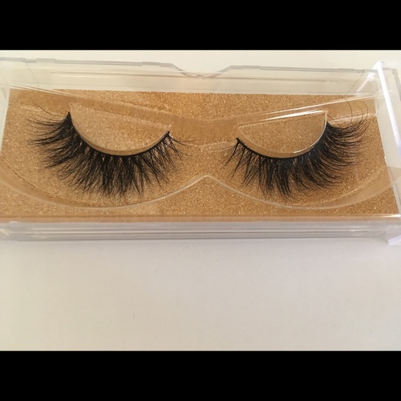 Complete Lash Set - Luxury 3D Faux Lashes *Irene* - Picture 3 of 6