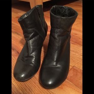 Steve Madden black ankle boots