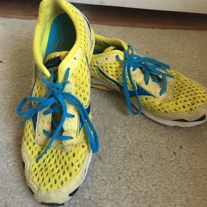 Running shoes