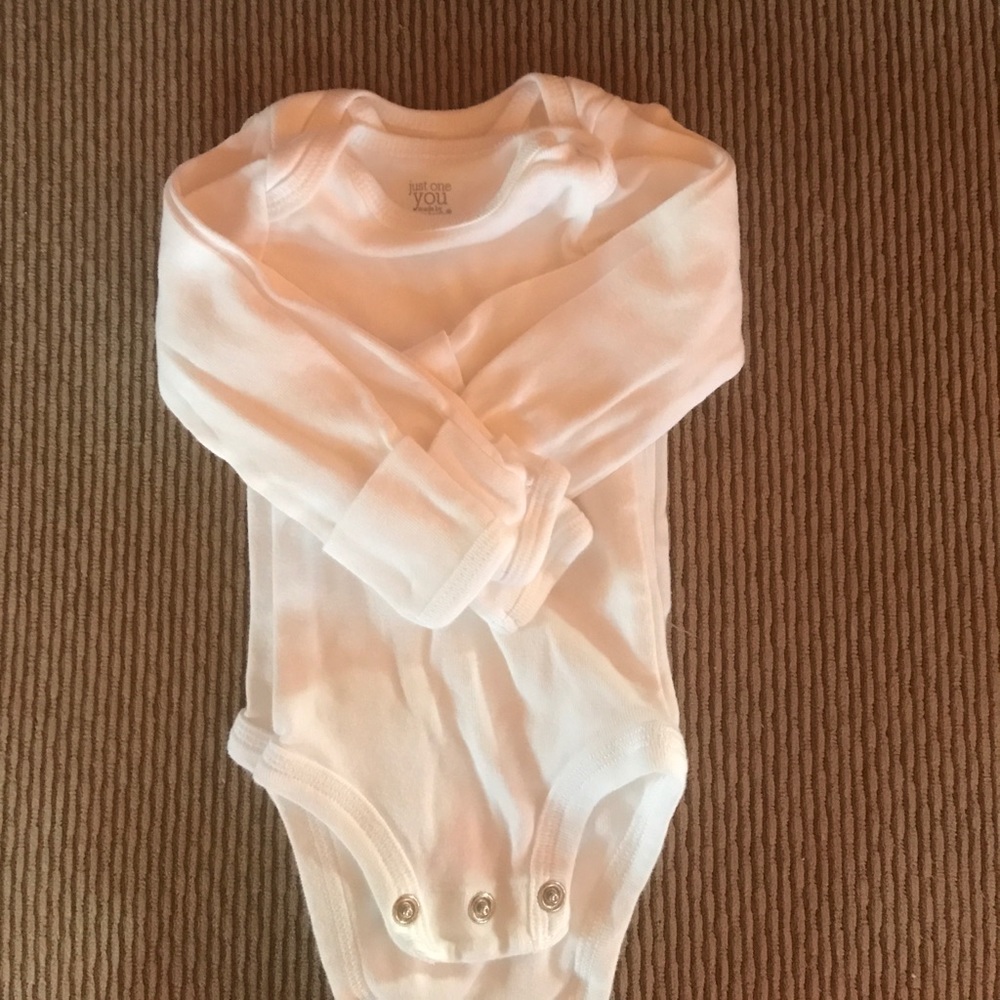 🎀CARTERS bundle WOT: 3 white, nb onesies