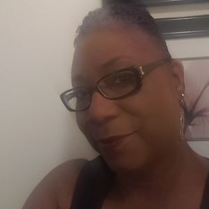 Meet your Posher, Regina