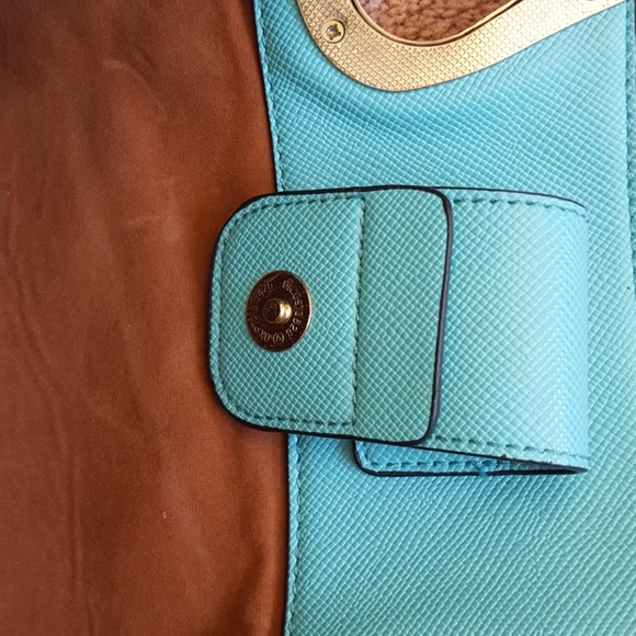 Large turquoise cutout hand bag - Picture 4 of 4