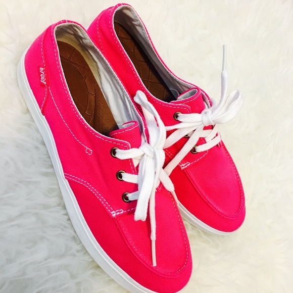 Reef Shoes - Reef Women's Fashion Sneaker in Hot Pink