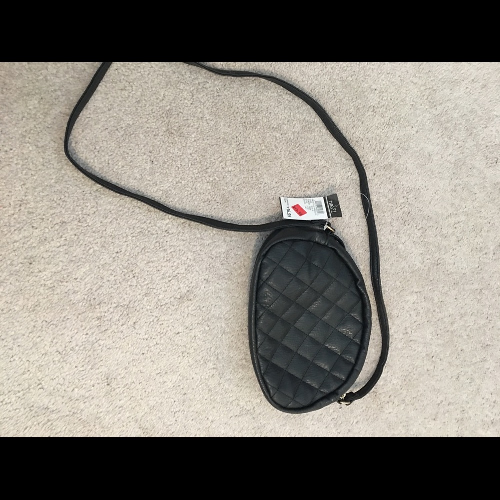 NWT WOMENS HANDBAG-small/black