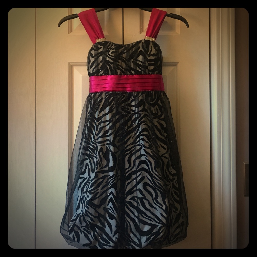 Girls Semiformal Zebra w/ hot pink Dress