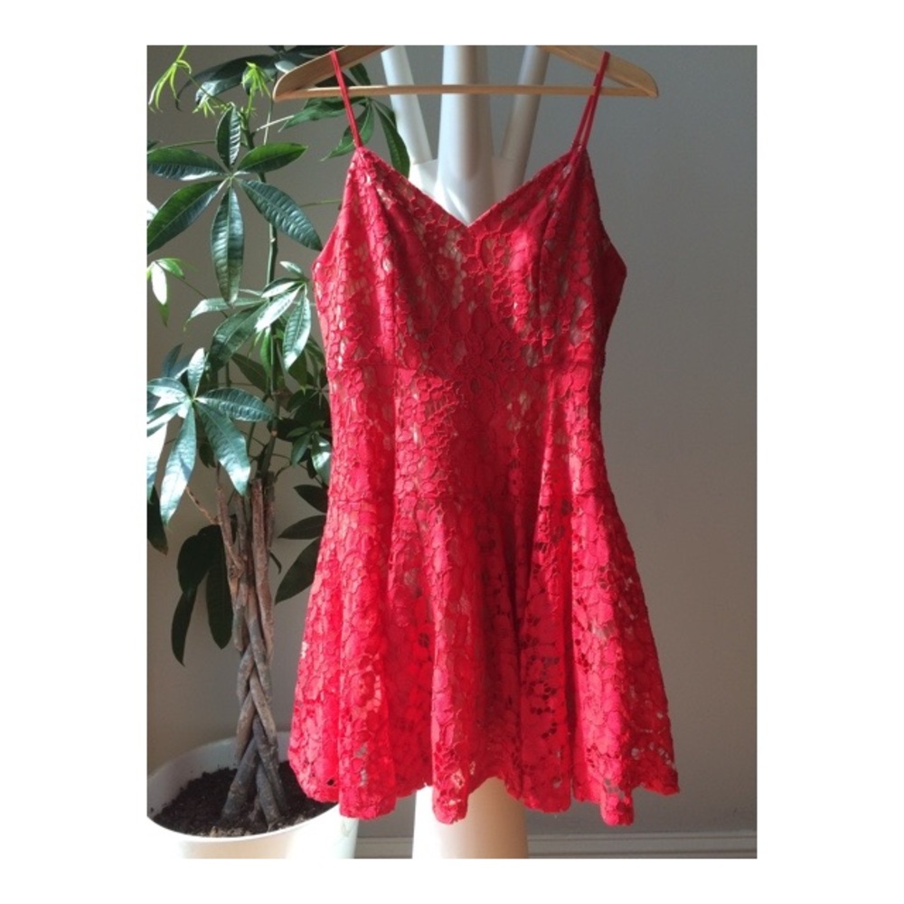 AKIRA RED LACE DRESS homecoming