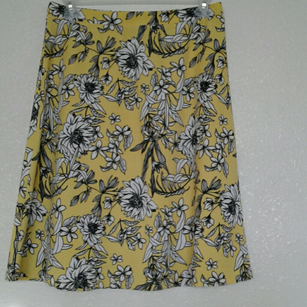 An Olivia blu Skirt