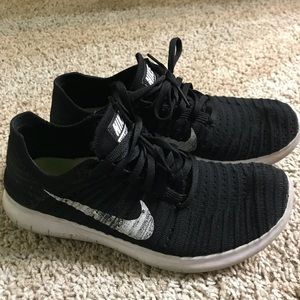 Nike free fly knit
