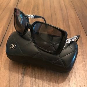 CHANEL | Polarized Sunglasses 5208Q CHANEL | Polarized Sunglasses 5208Q