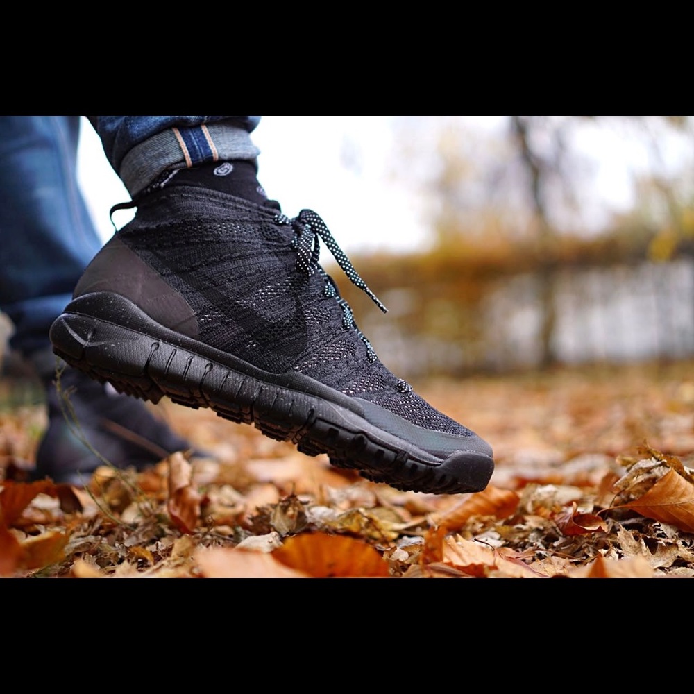 ISO looking  Nike fly knit chukka in black  5