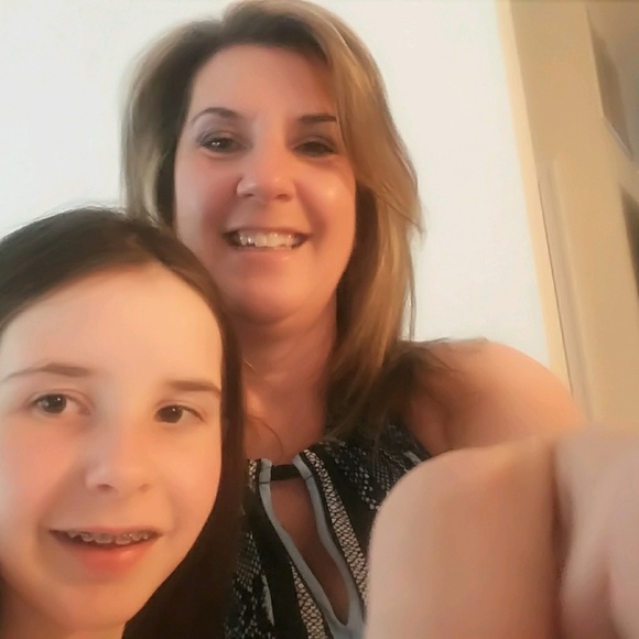 Meet your Posher, Denise - Picture 1 of 1