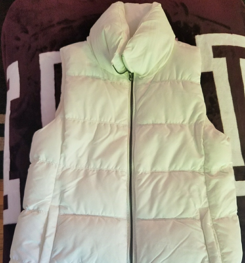 White quilted puffer vest