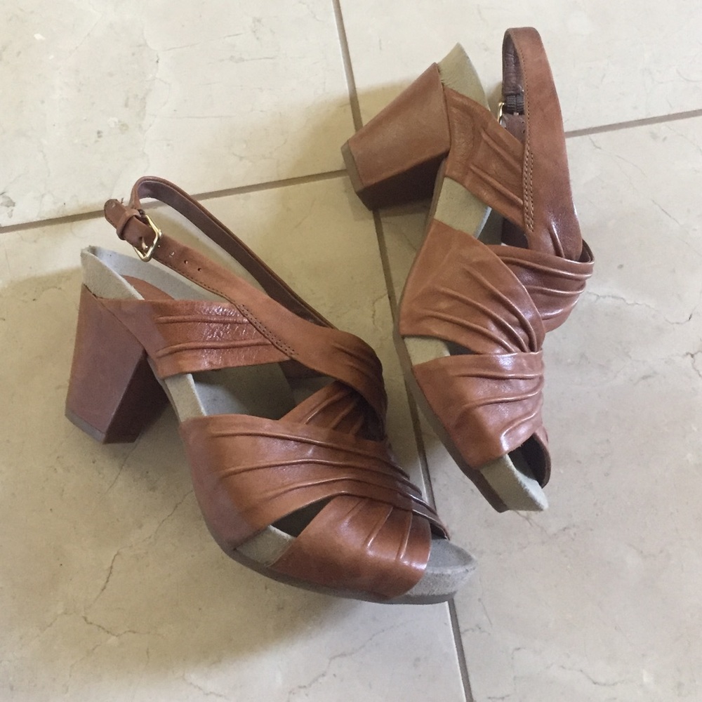 Earthies chunky heel sandals Capri tan