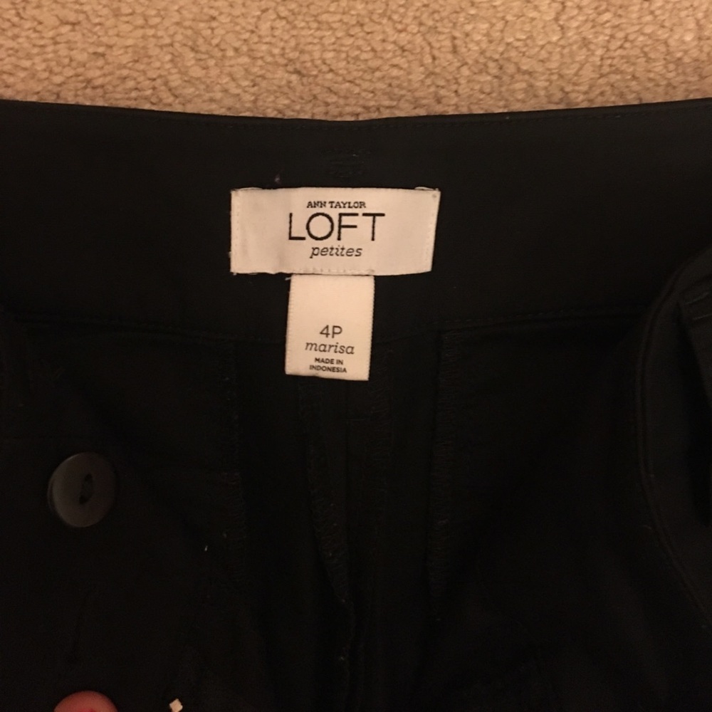 Black capris pants