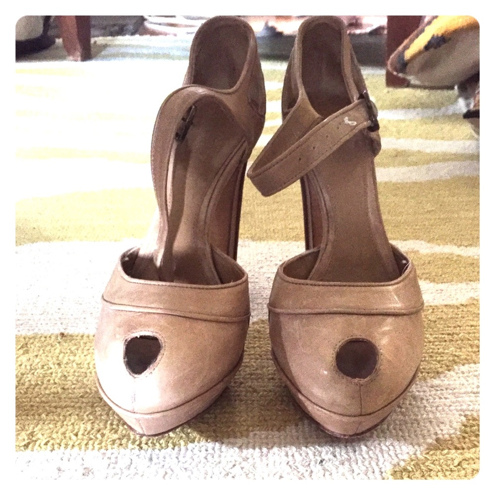 Private Trade Alexander McQueen Peep toe