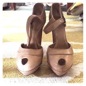 Private Trade Alexander McQueen Peep toe