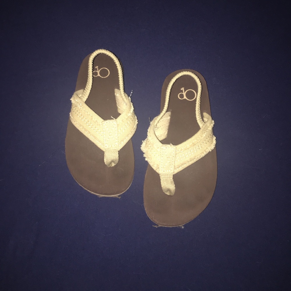 11/12 boys flip flops with back strap