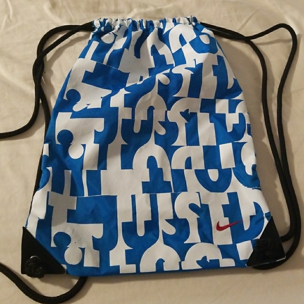 Nike drawstring bag