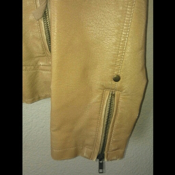 Flash Sale! Tan Jacket size: Medium - Picture 4 of 6