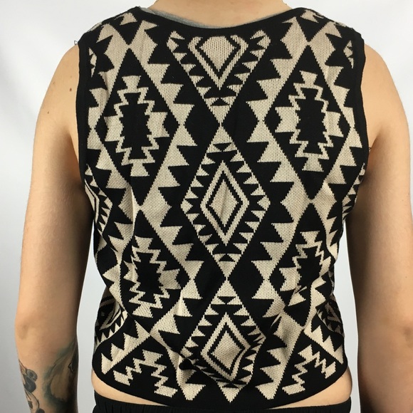 Say What? Tribal croptop tank size L (runs small) - Picture 3 of 4