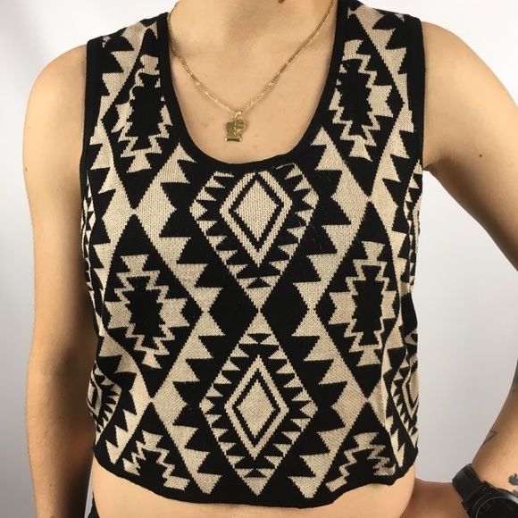 Say What? Tribal croptop tank size L (runs small) - Picture 4 of 4