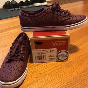 Vans Atwood Low Deluxe Shoes Size 6.5 in Burgundy
