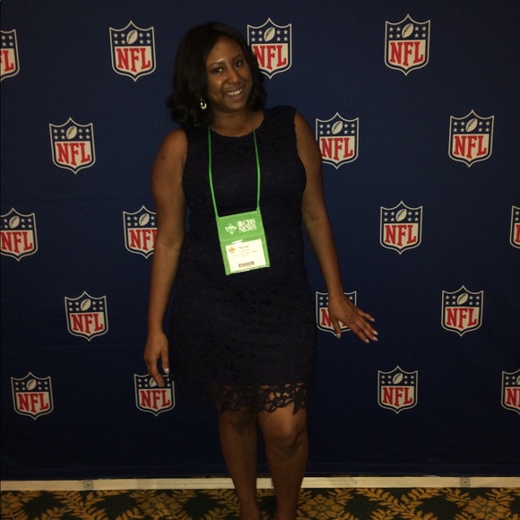 Clothes, shoes, accessories & a smile ❤️ - Picture 2 of 3