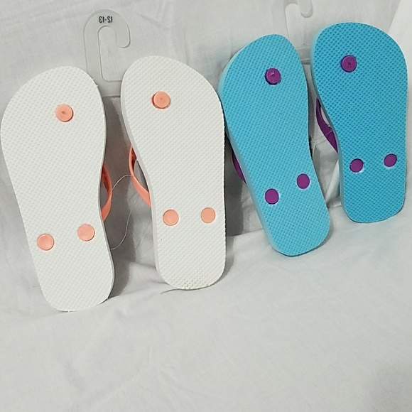 Old Navy girls flip-flops size 12 - 13 - Picture 2 of 2
