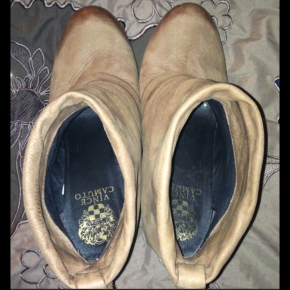 Vince Camino  fold over booties size 6 1/2 - Picture 3 of 4