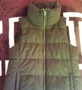 Black fleece lined quilted puffer vest