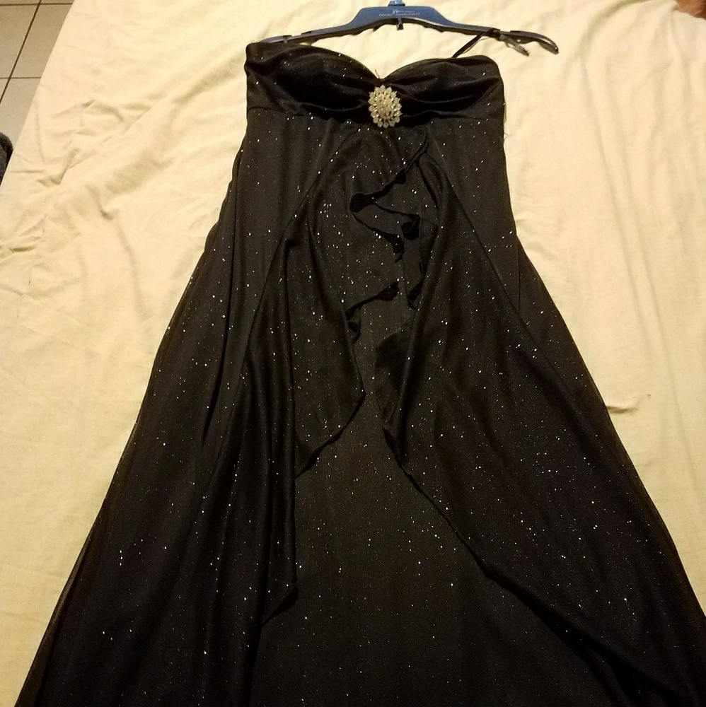 This is a beautiful gala dress. I used once